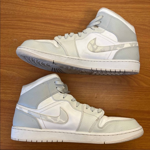 Jordan 1 Mid - Picture 3 of 9